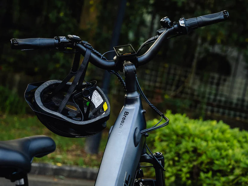 The Breeze T Torque Sensor E-Bike by Velowave - 500W - peak power of 680W. Its removable battery allows for up to 90 miles of riding on a single charge, making it perfect for commuters and adventurers