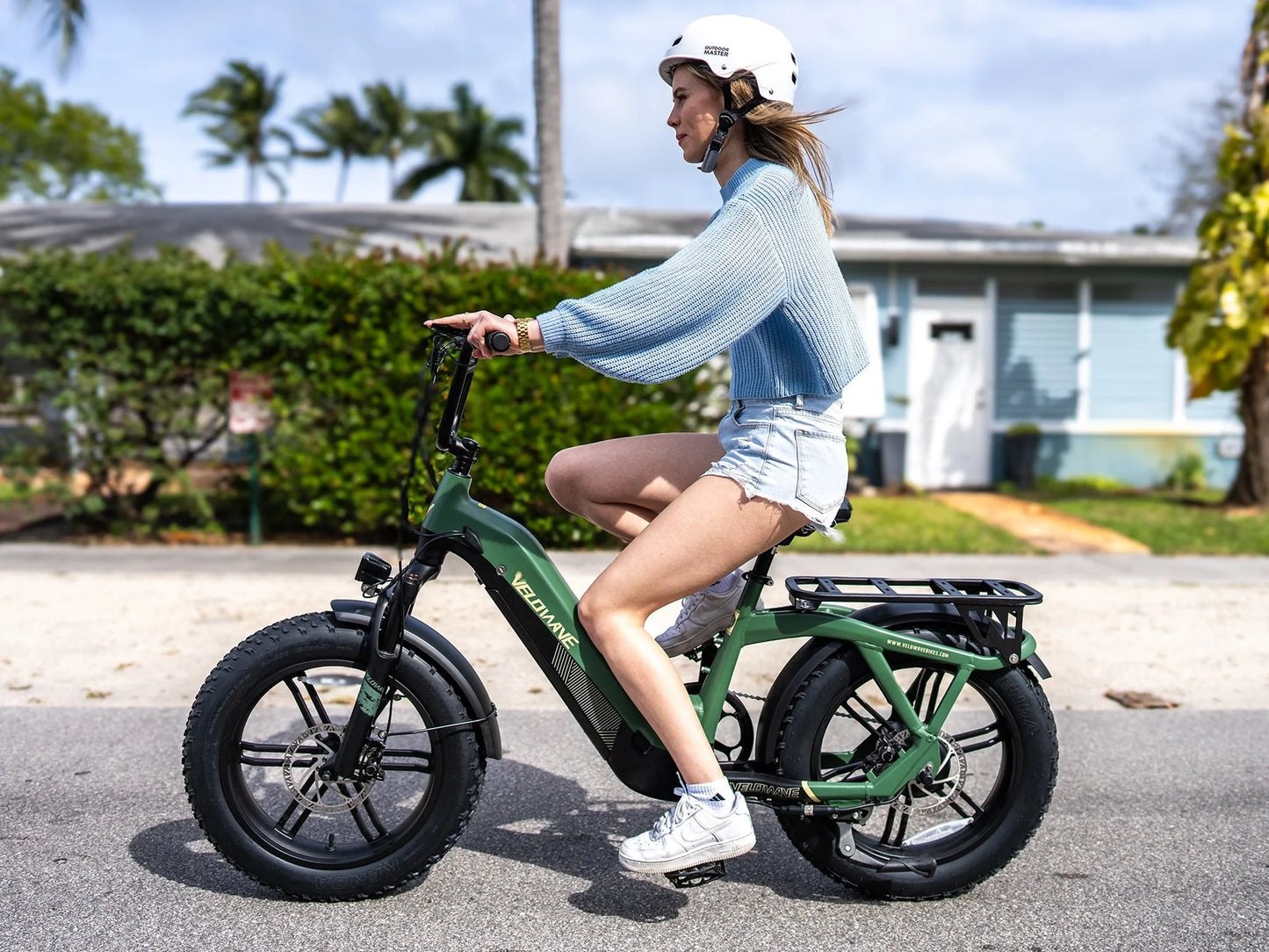 The Pony Compact Step-Thru E-Bike by Velowave - From beaches to mountain - Designed for all types of terrain